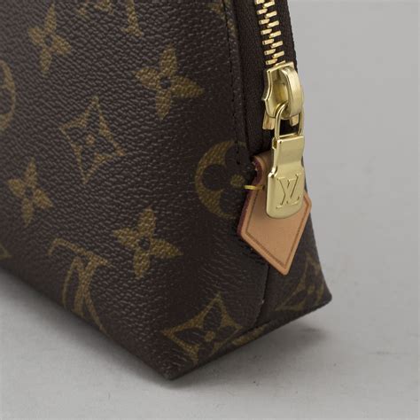 louis vuitton makeup kit|louis vuitton cosmetic pouch gm.